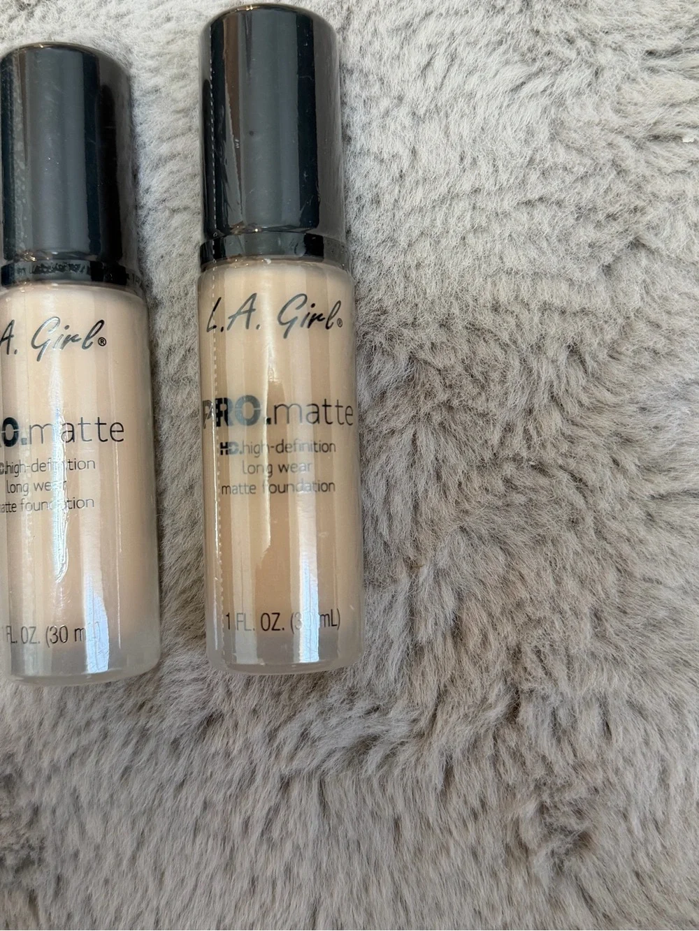 2 L.A. Girl PRO. Matte High Definition Long Wear Matte Foundation Medium Beige